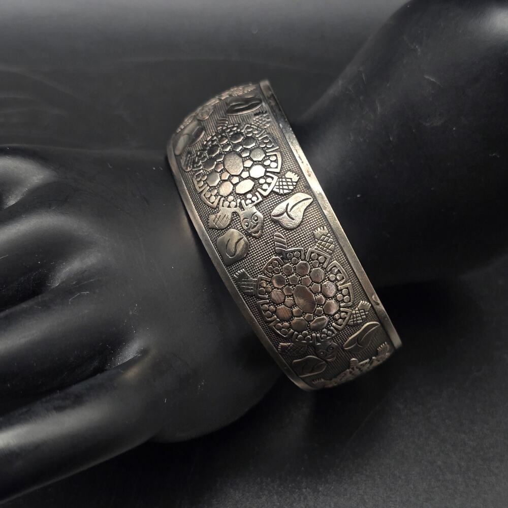 Silver Tone Turtle Cuff Bracelet Embossed Costume Jewelry Ocean Animal